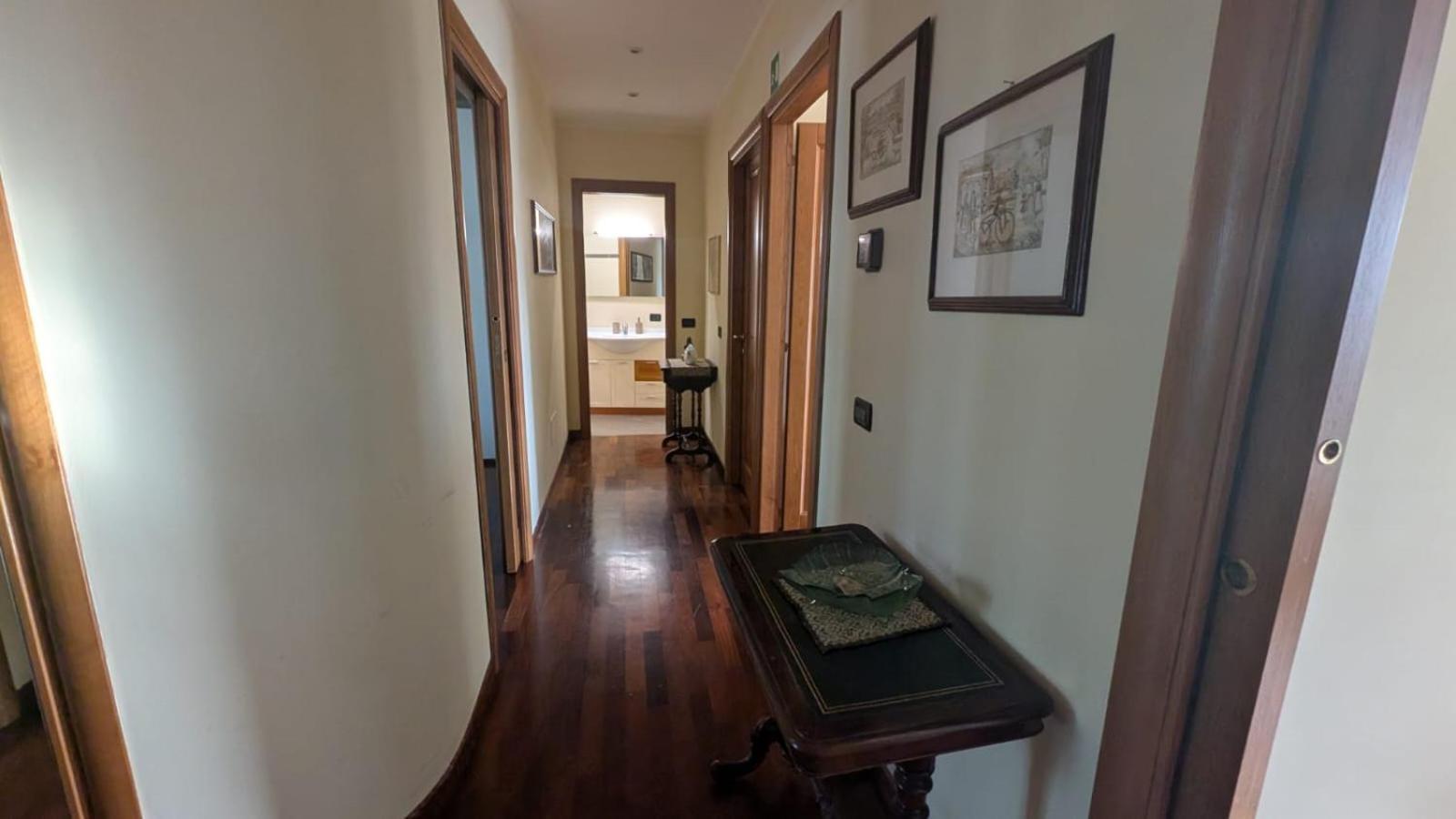 Appia Nuova Lucrezia Apartamento